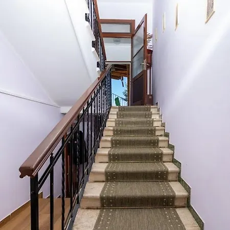 Holiday House Casa Mia بوريتش