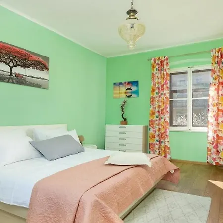 Holiday House Casa Mia بوريتش